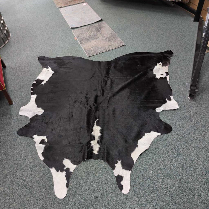MEDIUM COWHIDE