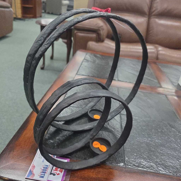 SET OF 2 CANDLE HOLDERS BT