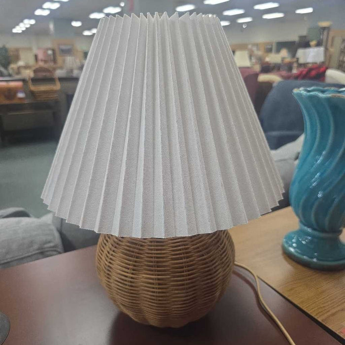 WICKER LAMP BA