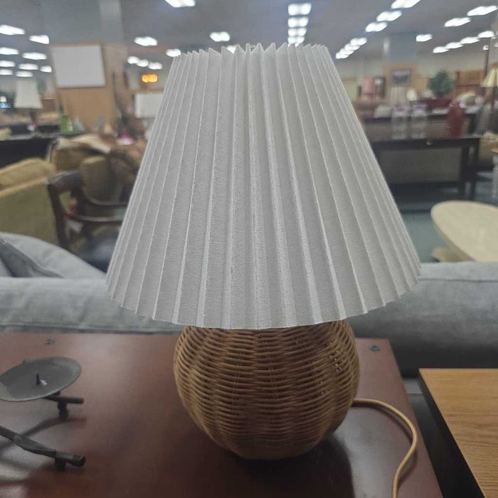 WICKER LAMP BA