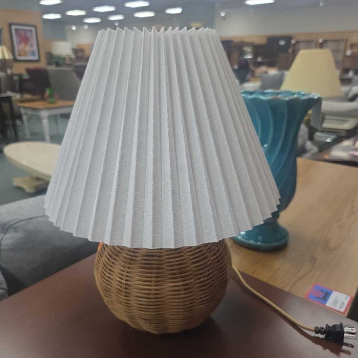 WICKER LAMP BA