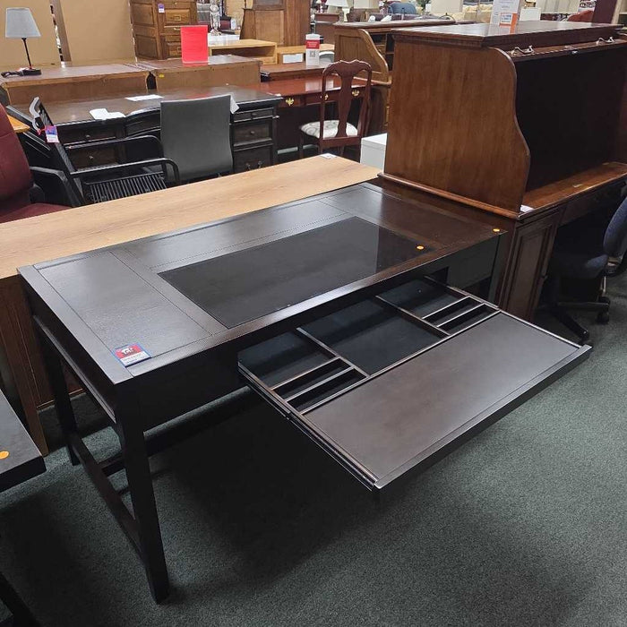 DESK BTK