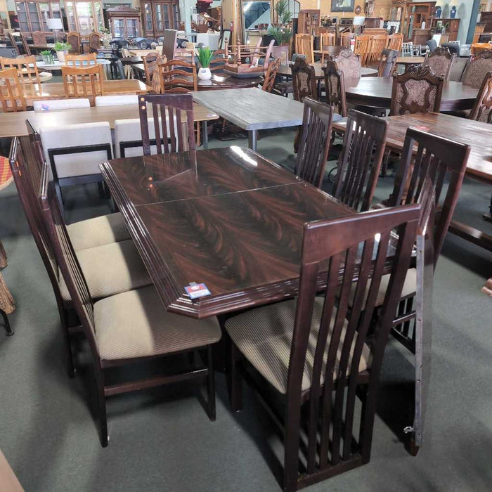 DINING TABLE W/ LEAF & 8 CHAIRS SKH