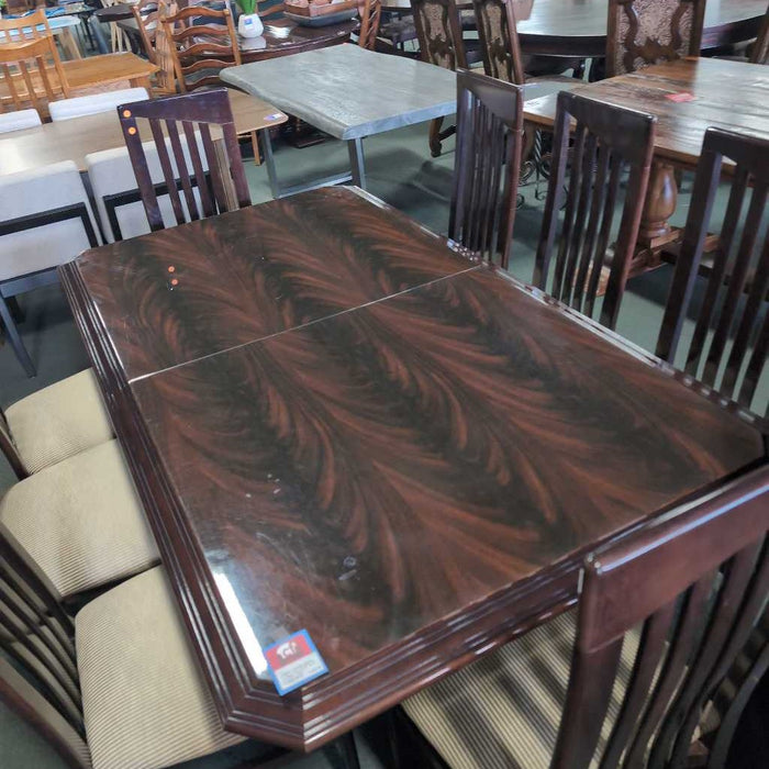 DINING TABLE W/ LEAF & 8 CHAIRS SKH