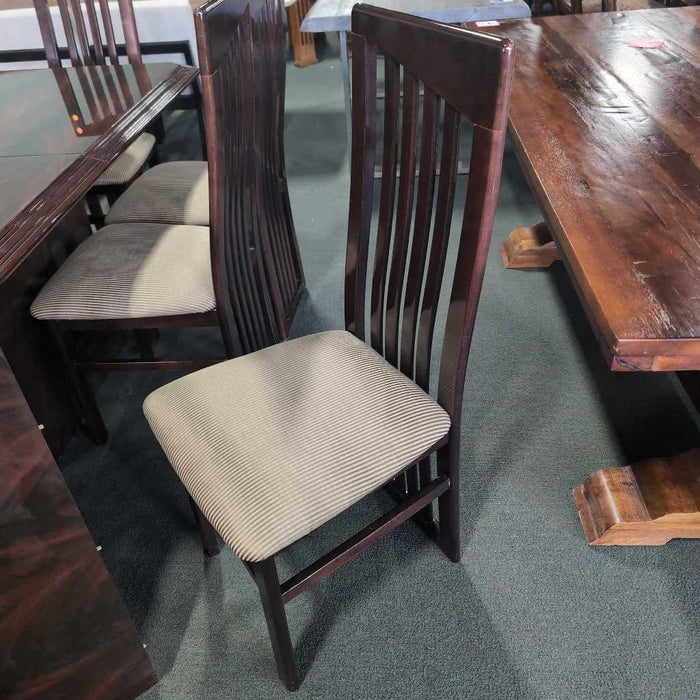 DINING TABLE W/ LEAF & 8 CHAIRS SKH