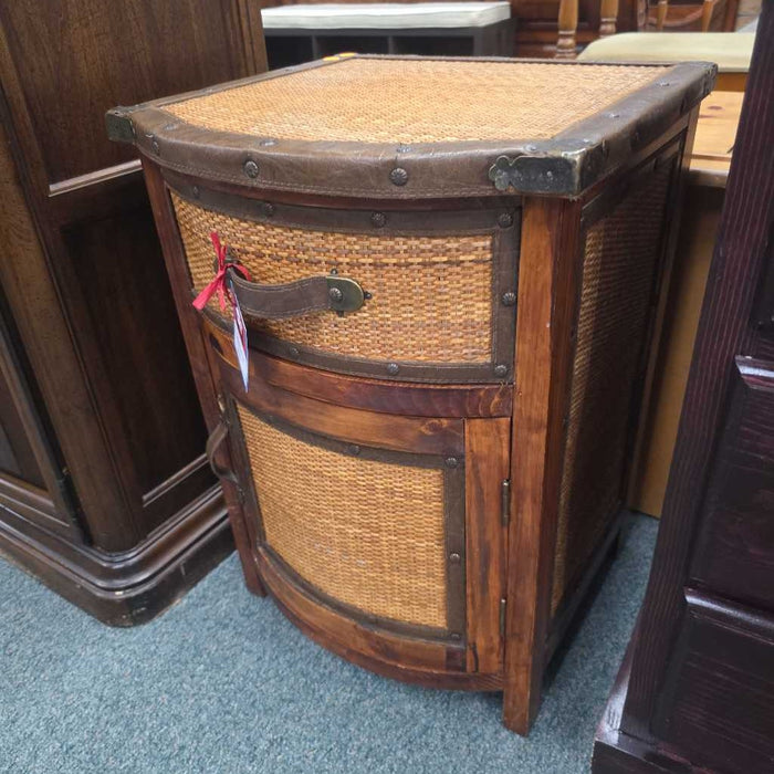 WICKER NIGHTSTAND SK