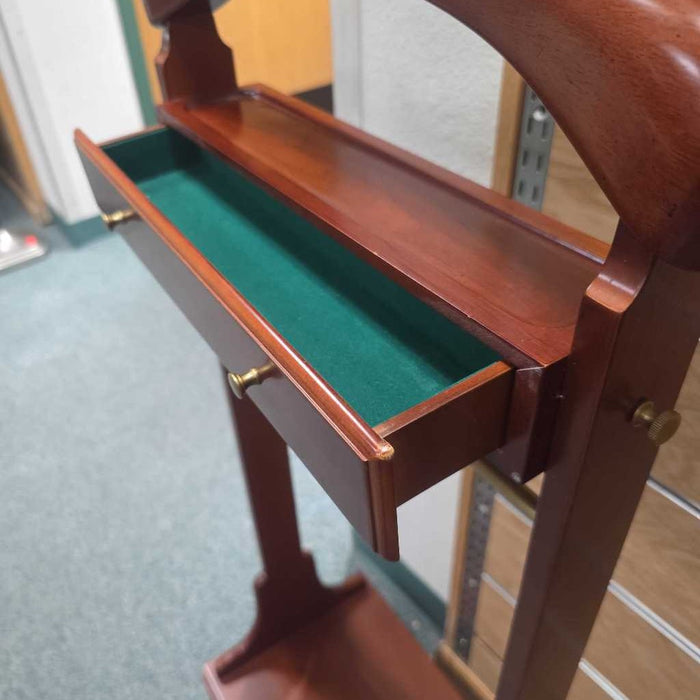 VALET STAND KL