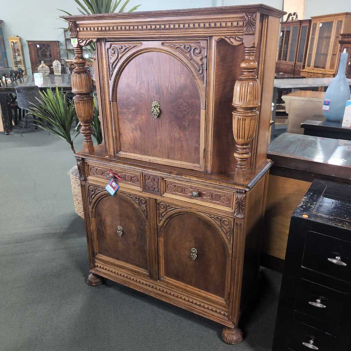 ANTIQUE BAR CABINET LSH