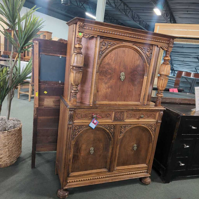 ANTIQUE BAR CABINET LSH