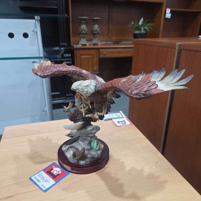 DUAL EAGLE SCULPTURE MI