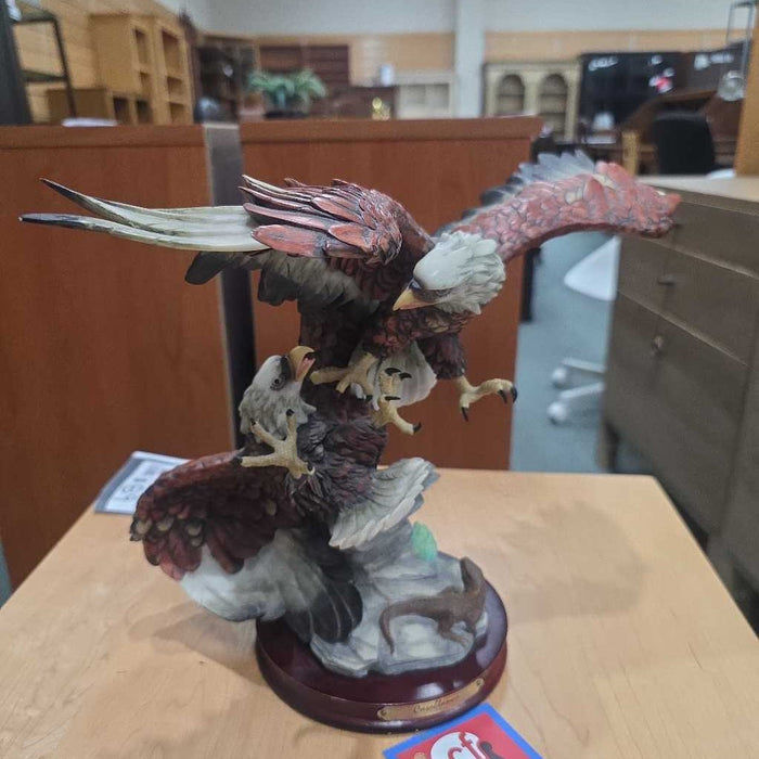DUAL EAGLE SCULPTURE MI