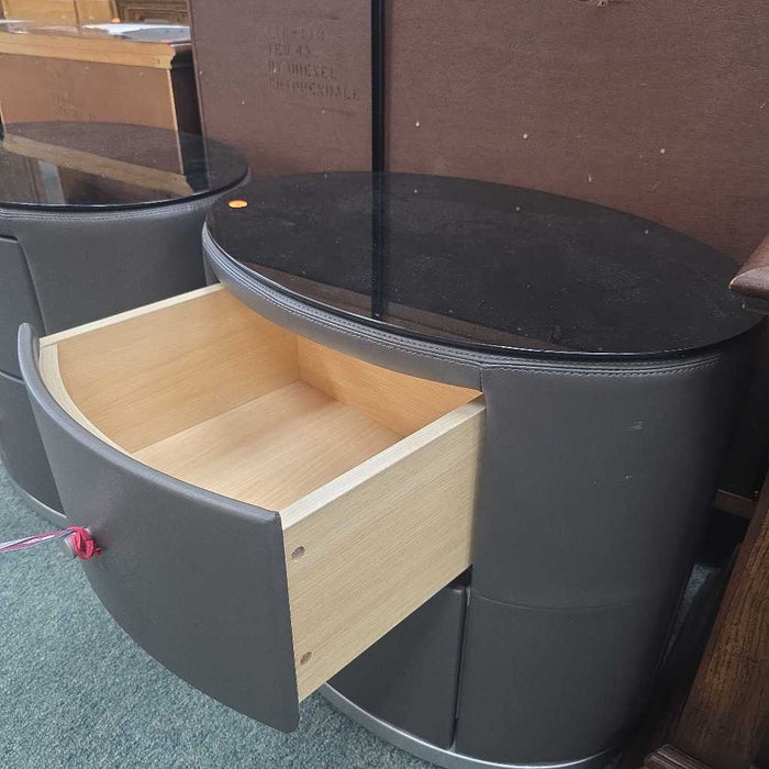 OVAL NIGHTSTAND SK