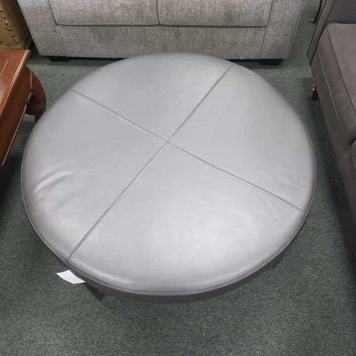 CHARLESTON FORGE ROUND OTTOMAN BAH