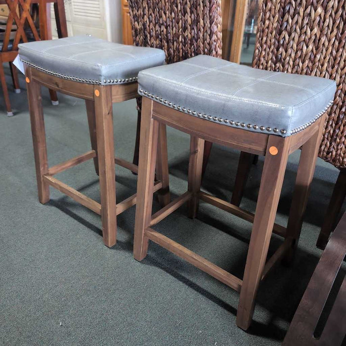 PAIR OF 2 STOOLS CK
