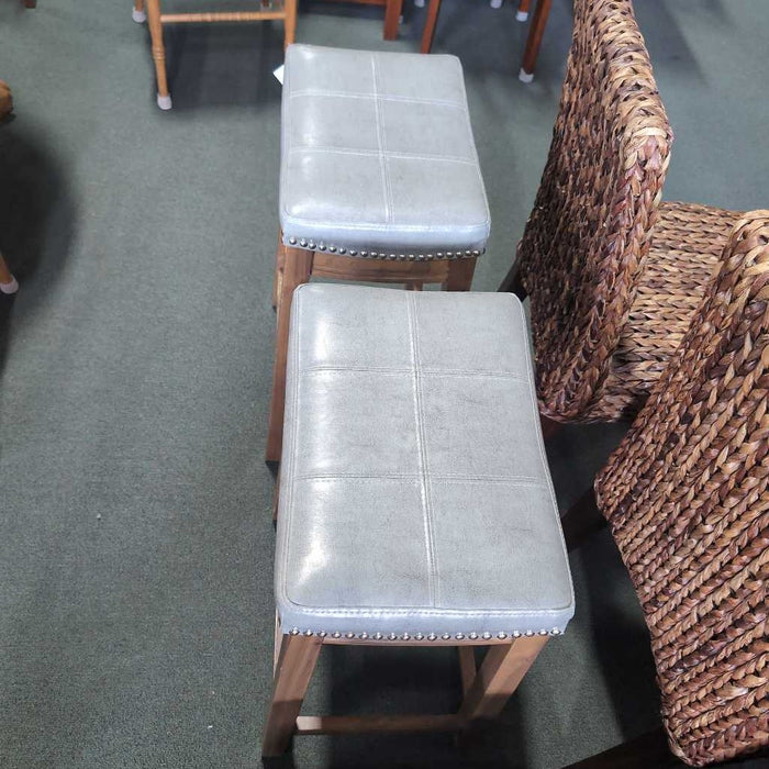 PAIR OF 2 STOOLS CK