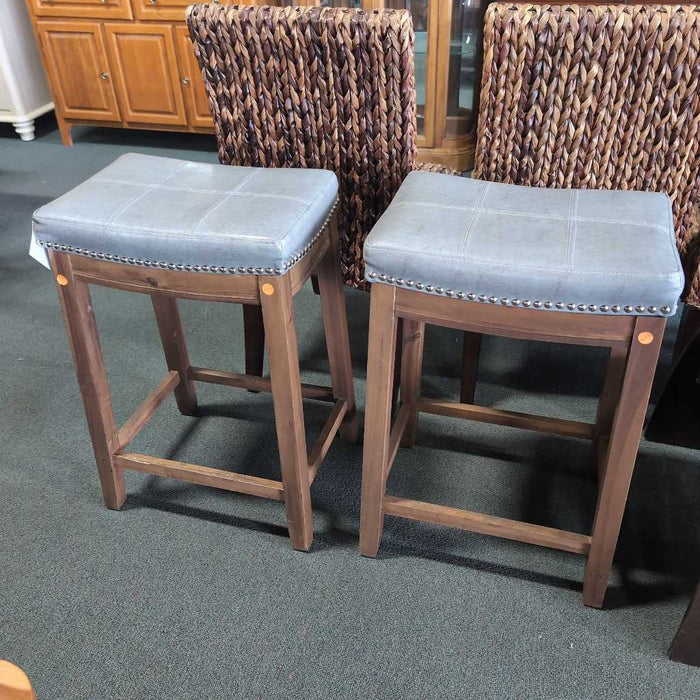 PAIR OF 2 STOOLS CK
