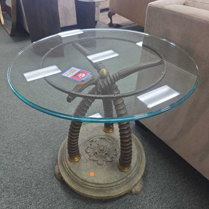 THOMASVILLE ACCENT TABLE BTK