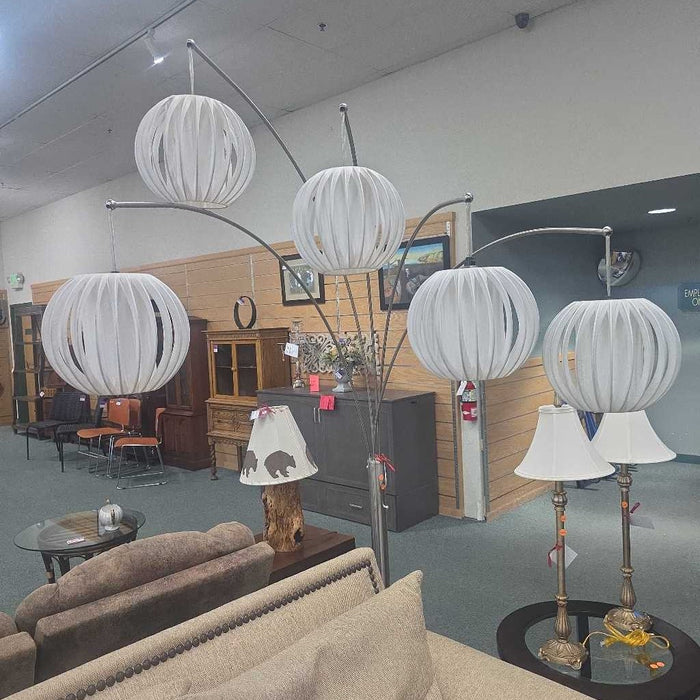 ARC FLOOR LAMP BAH
