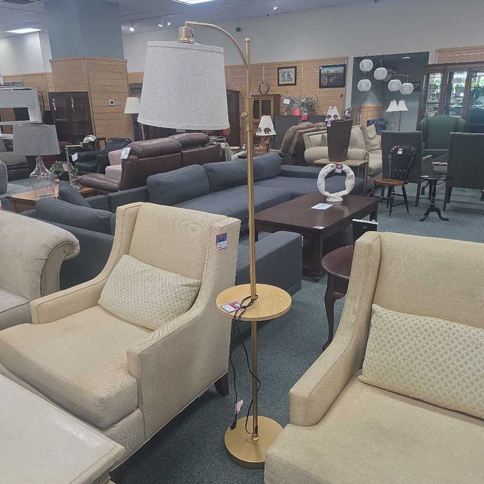 FLOOR LAMP