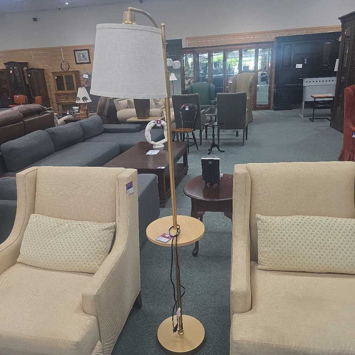 FLOOR LAMP
