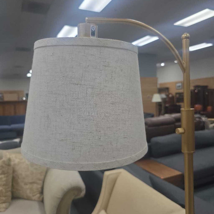 FLOOR LAMP