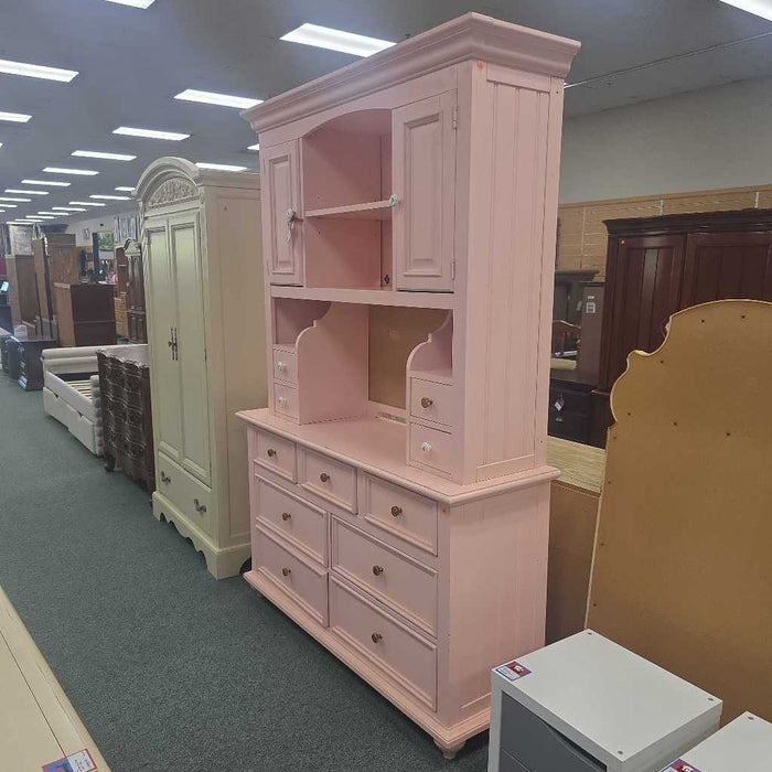 DRESSER WITH HUTCH BAH