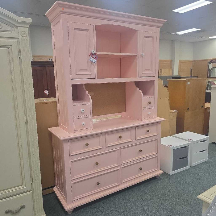 DRESSER WITH HUTCH BAH