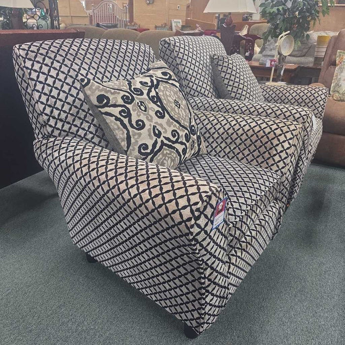 ACCENT CHAIR BTK