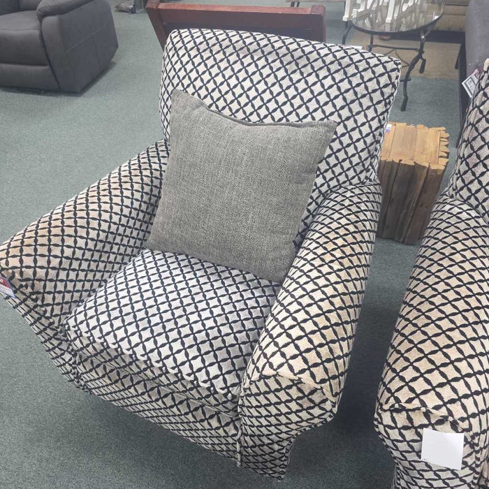 ACCENT CHAIR BTK