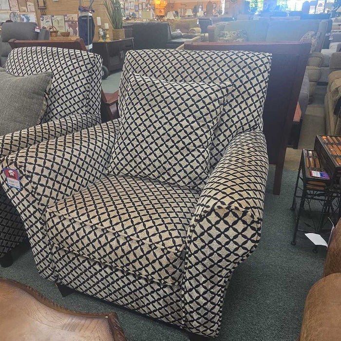 ACCENT CHAIR BTK