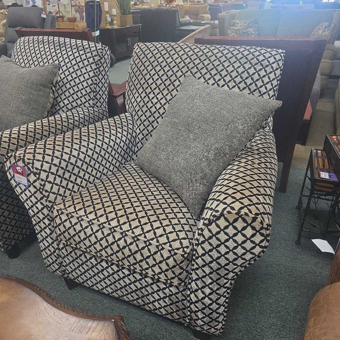 ACCENT CHAIR BTK