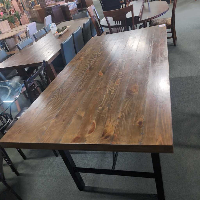 PUB TABLE BTK