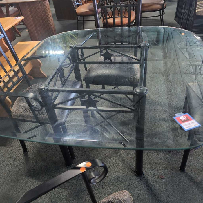 TABLE WITH 4 CHAIRS LTT