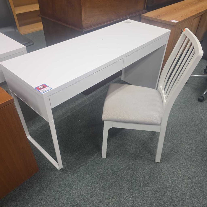 DESK WITH CHAIR MI