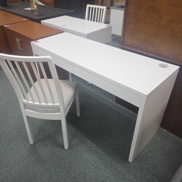 DESK WITH CHAIR MI