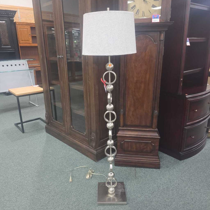FLOOR LAMP AT