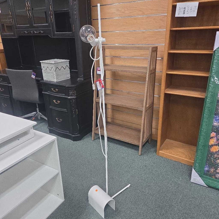 WHITE FLOOR LAMP LS