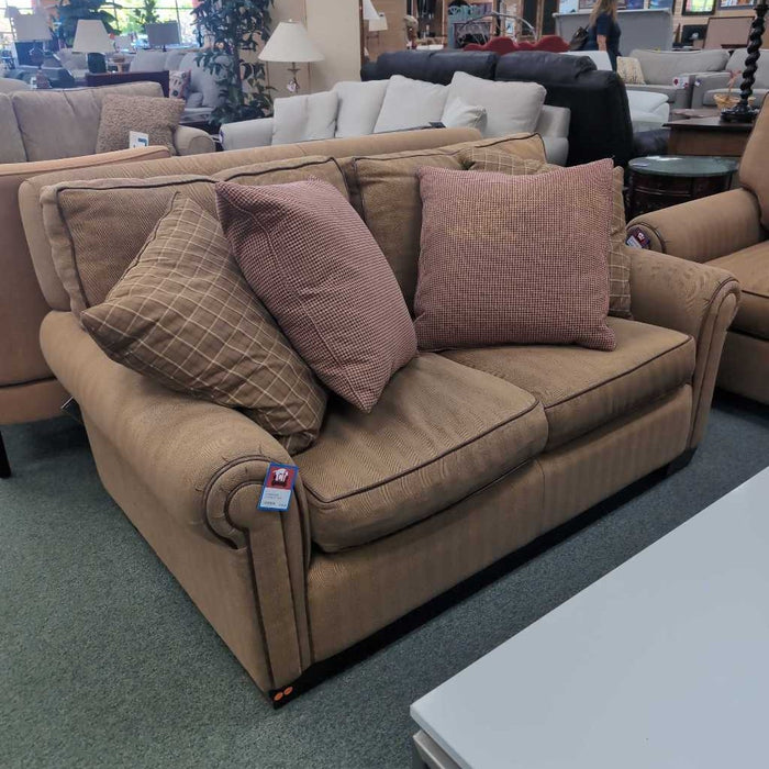 LOVESEAT BTK