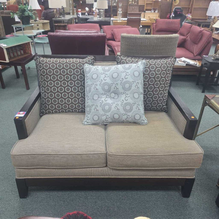 LOVESEAT LSH