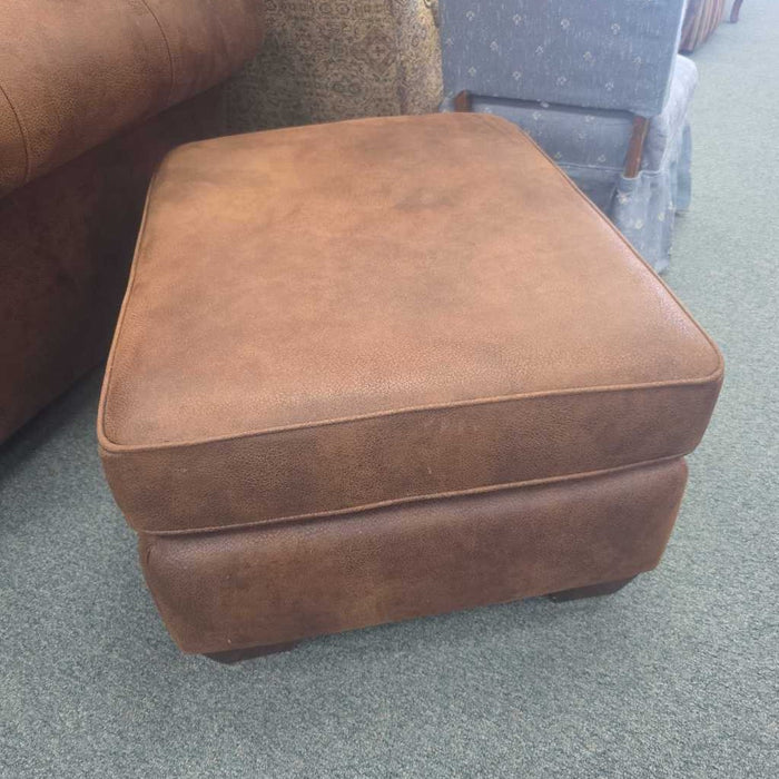CHAIR WITH OTTOMAN BTK