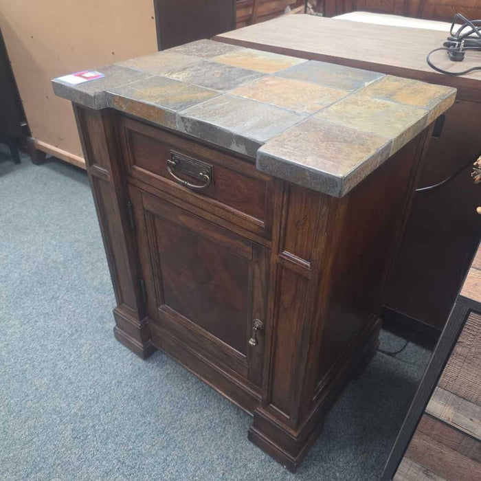 BASSETT NIGHTSTAND TB