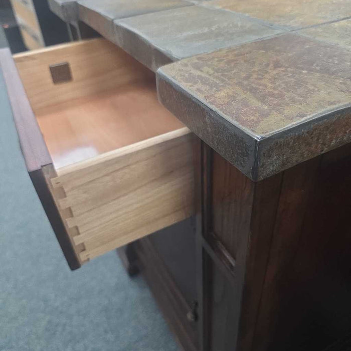 BASSETT NIGHTSTAND TB