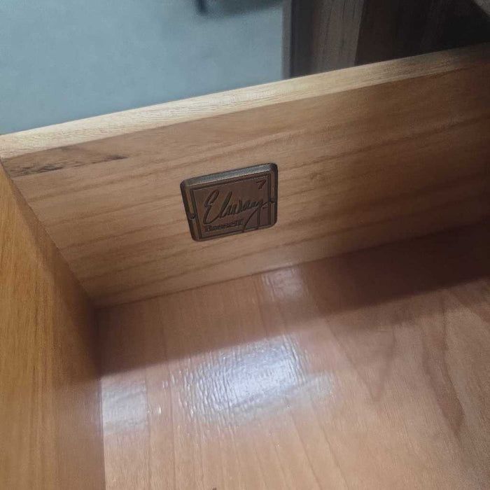 BASSETT NIGHTSTAND TB