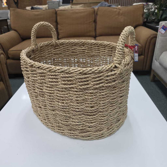 LARGE BASKET AT