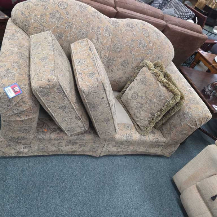 LOVESEAT BTK