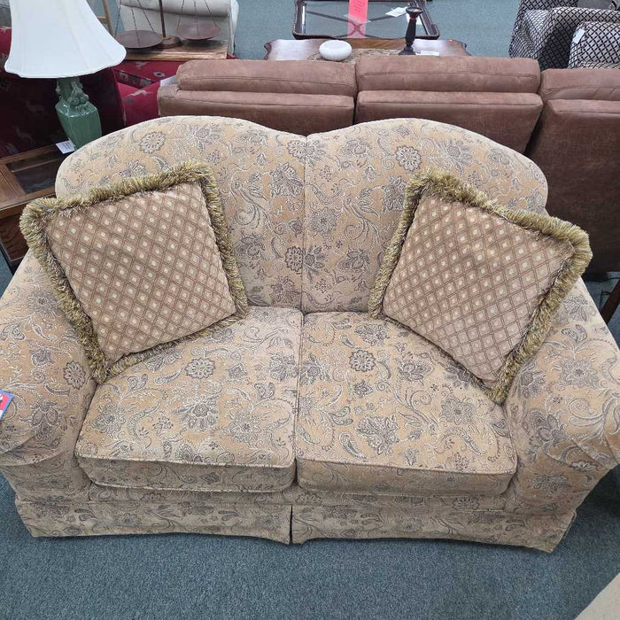 LOVESEAT BTK