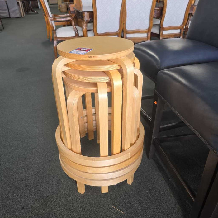 SET OF 4 STOOLS BAH