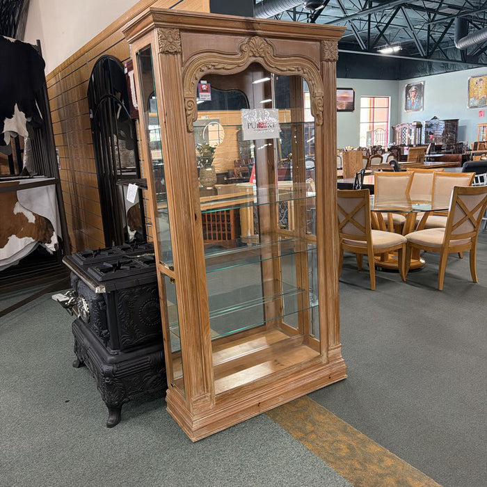 PULASKI CURIO CABINET LSH