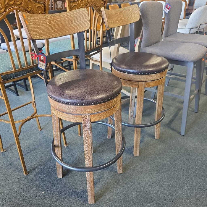 SET OF 2 STOOLS BHC