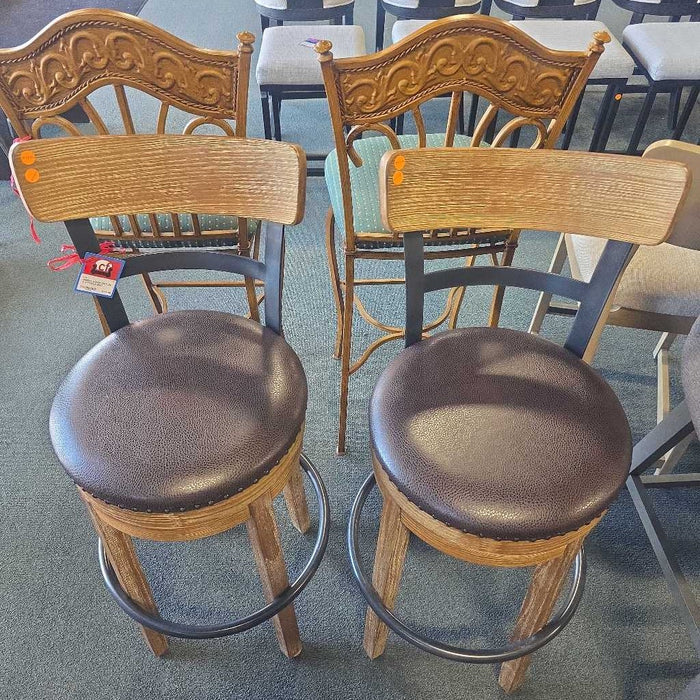 SET OF 2 STOOLS BHC